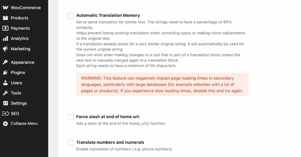 La case ' Mémoire de traduction automatique » dans les TranslatePress« Paramètres », accompagnée d’une description de cette fonctionnalité ainsi que d’un avertissement.